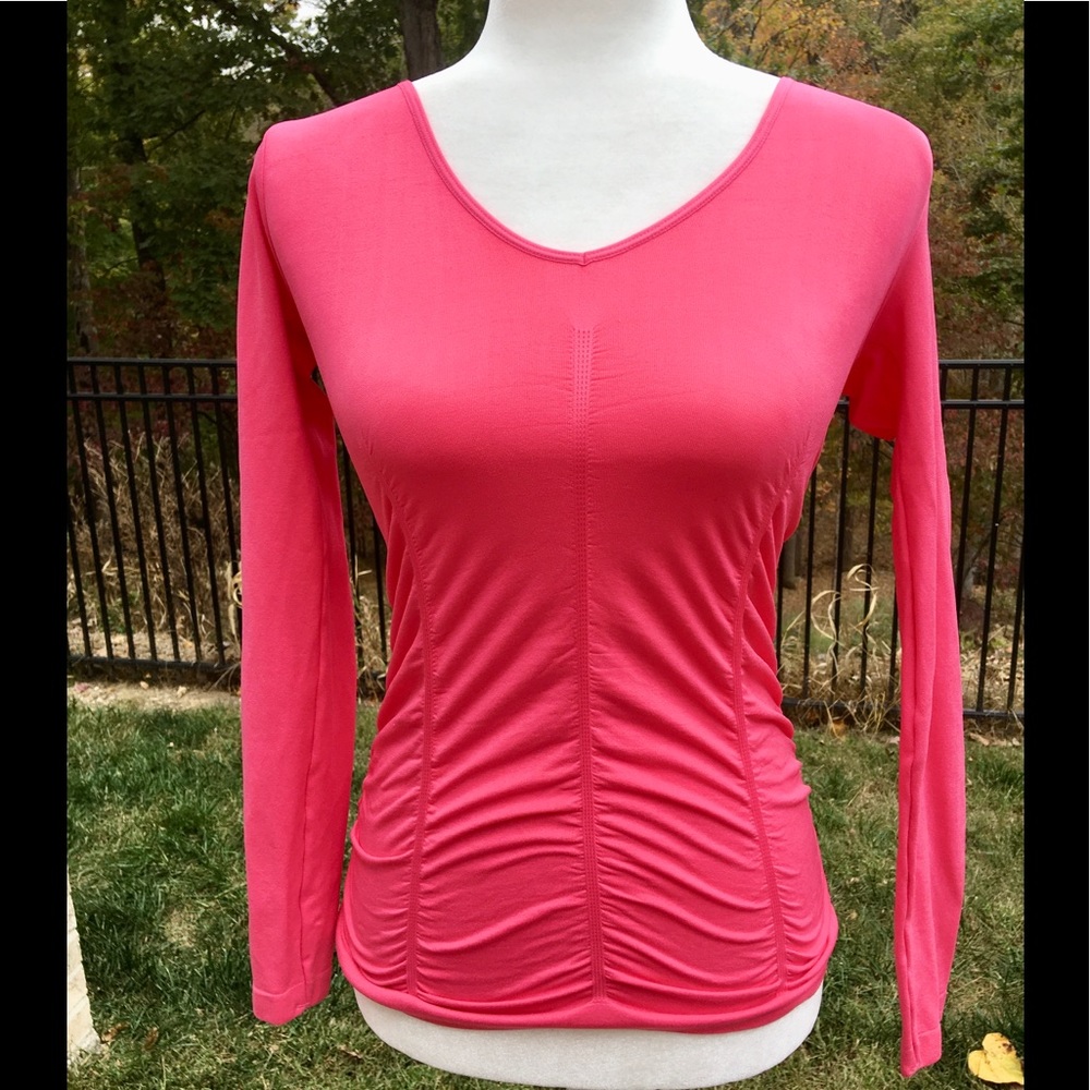 Gorgeous BCBGMAXAZRIA vintage top!